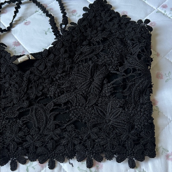 POL Elegant Black Lace Top - Picture 9 of 10